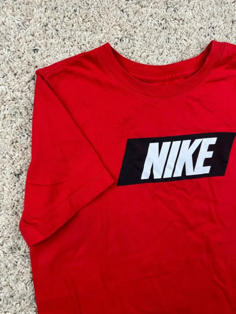 The Nike Tee T Shirt Youth Boys SZ Large Short Sleeve Red Crew Neck Athletic